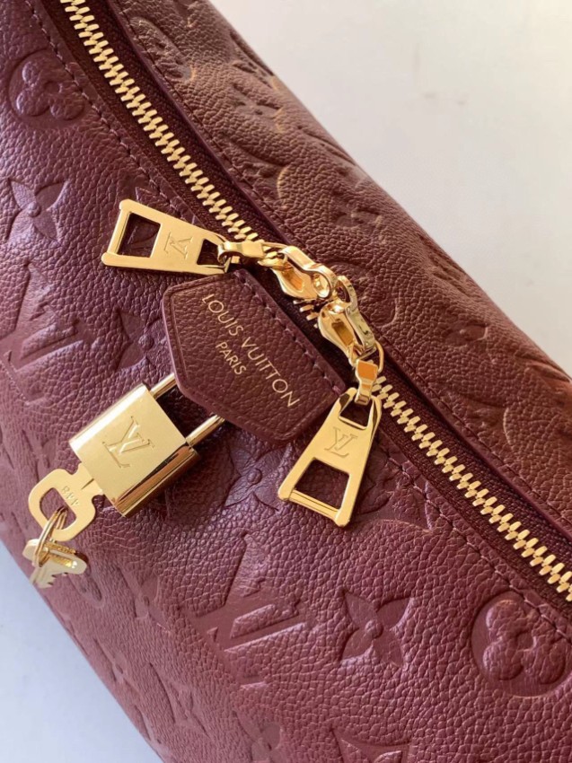 ルイ・ヴィトン 2026新作 定番 ボルドーエンボスショルダーバッグ 優良サイト 高再現度 本革使用 正確な刻印 精密ディテール 高級感仕上げ 安心サイト_7