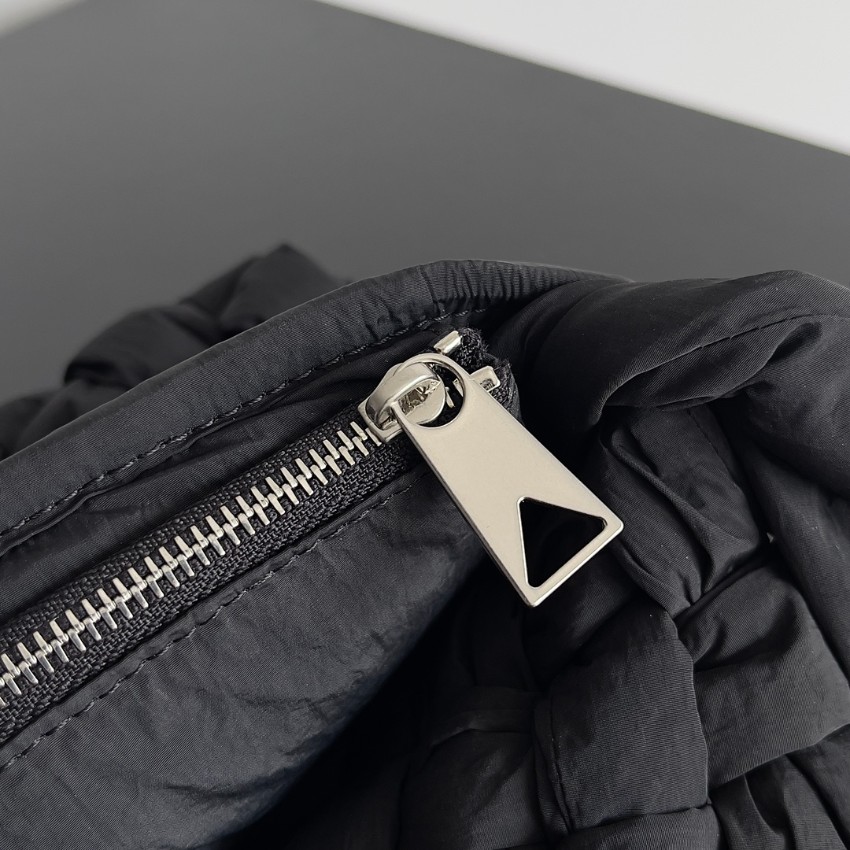 ボッテガ・ヴェネタ 2026新作 定番パデッドショルダーバッグ スーパーコピー 優良サイト 高再現度 精密ディテール 高評価 安心サイト 数量限定入荷_8