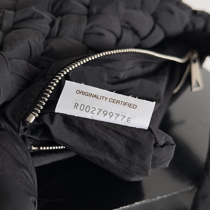 ボッテガ・ヴェネタ 2026新作 定番パデッドショルダーバッグ スーパーコピー 優良サイト 高再現度 精密ディテール 高評価 安心サイト 数量限定入荷_4