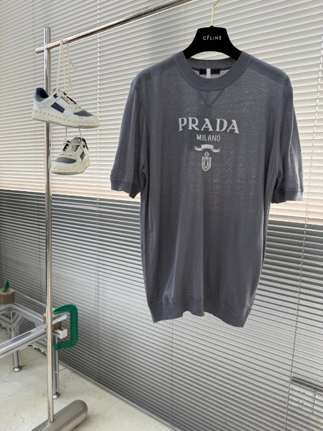 プラダ 激安 半袖ニット 高再現度モデル 肌触り良好 夏服にも快適 シンプルデザイン 上質感漂う 定番人気_1