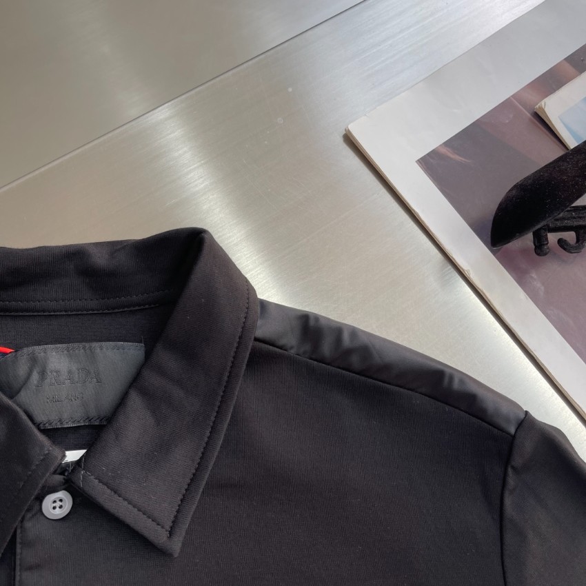プラダ ナイロンポケット ポロシャツ スーパーコピー 2026新作 通気 快適な着心地 高評価 安心サイト 実店舗運営 発送保証 精密ディテール_5
