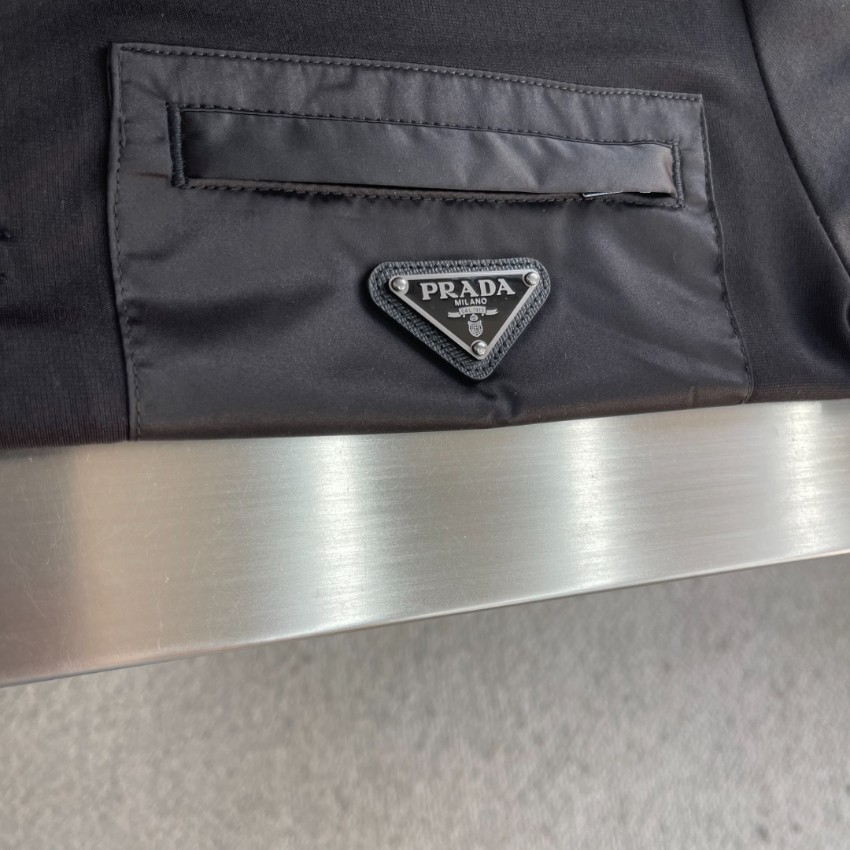 プラダ ナイロンポケット ポロシャツ スーパーコピー 2026新作 通気 快適な着心地 高評価 安心サイト 実店舗運営 発送保証 精密ディテール_6