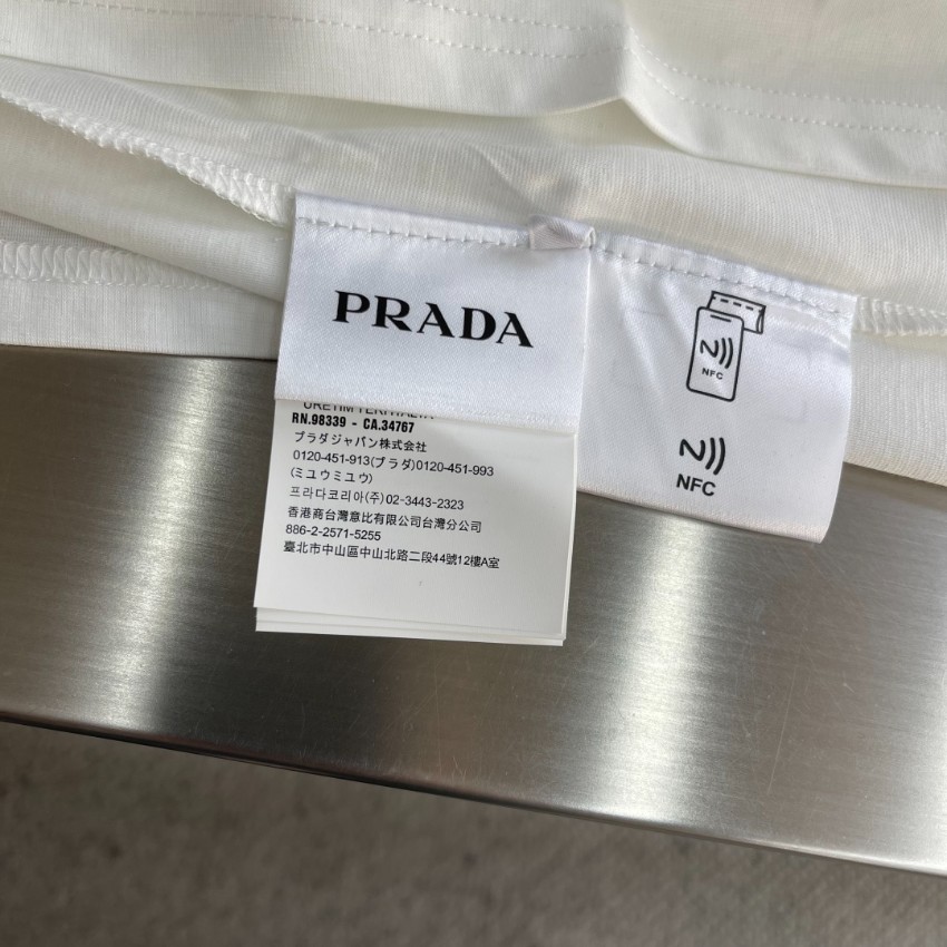 プラダ ナイロンポケット ポロシャツ コピー 2026新作 通気 快適な着心地 高評価 安心サイト 実店舗運営 発送保証 精密ディテール_8