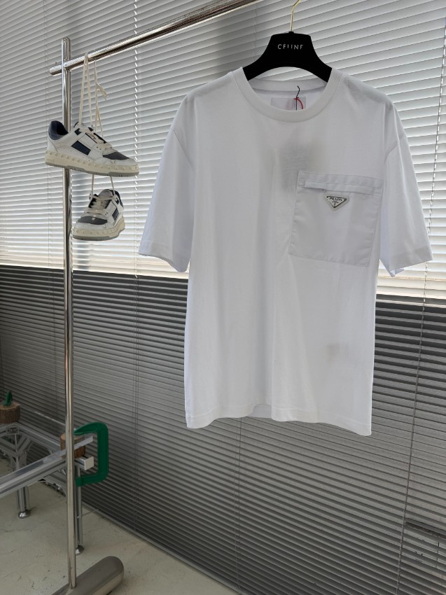 プラダ ナイロンポケット Tシャツ n級 2026新作 通気 男女兼用 高評価 安心サイト 実店舗運営 発送保証 精密ディテール_1