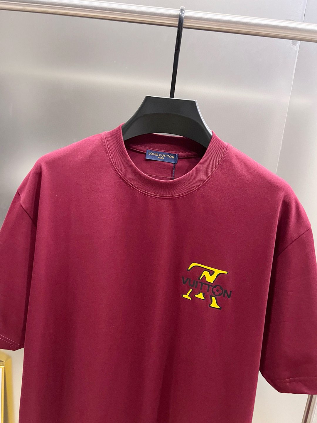 ルイ・ヴィトン Tシャツ コピー 2026新作 高再現度 上質感 シンプルデザイン 通気 快適な着心地 丁寧な縫製 高品質 レビュー高リピ率_3