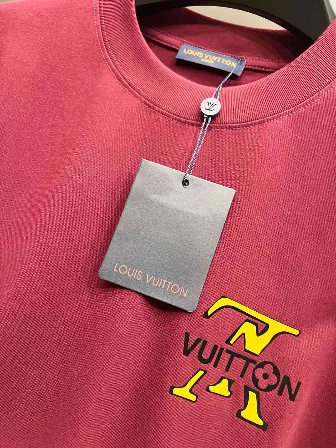 ルイ・ヴィトン Tシャツ コピー 2026新作 高再現度 上質感 シンプルデザイン 通気 快適な着心地 丁寧な縫製 高品質 レビュー高リピ率_5