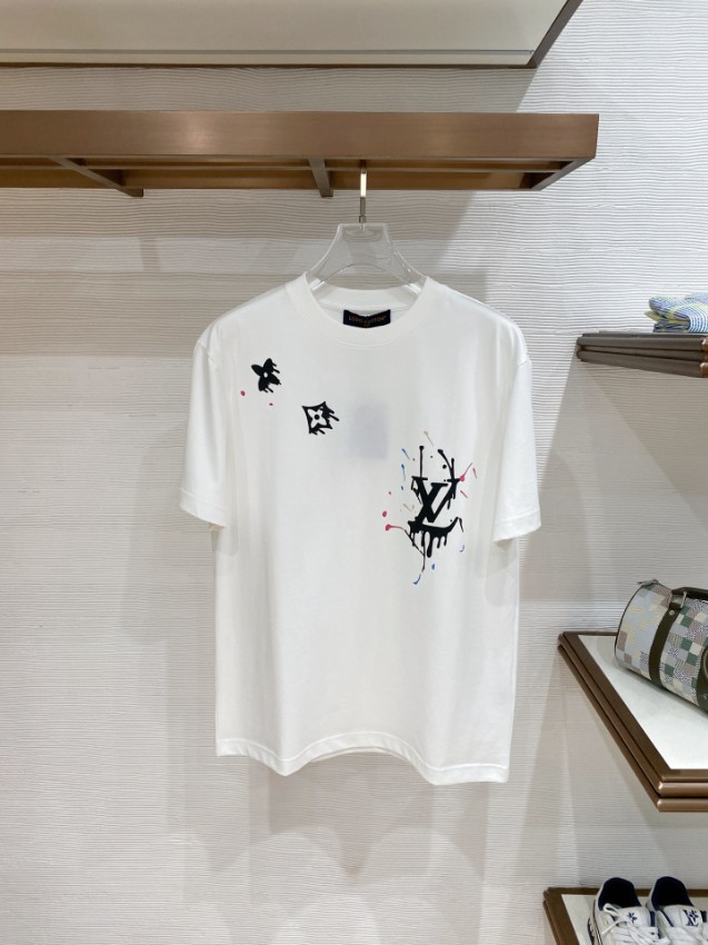 ルイ・ヴィトン Tシャツ n級 2026新作 高再現度 通気 快適な着心地 シンプルデザイン 上質感 丁寧な縫製 高品質 レビュー高リピ率_1