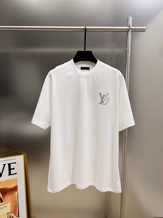 ルイヴィトン 2026新作 半袖Tシャツ 激安屋口コミ 高再現度 精密ディテール 品質管理徹底 安心の日本倉庫 即納対応 通気 快適な着心地 男女兼用_1