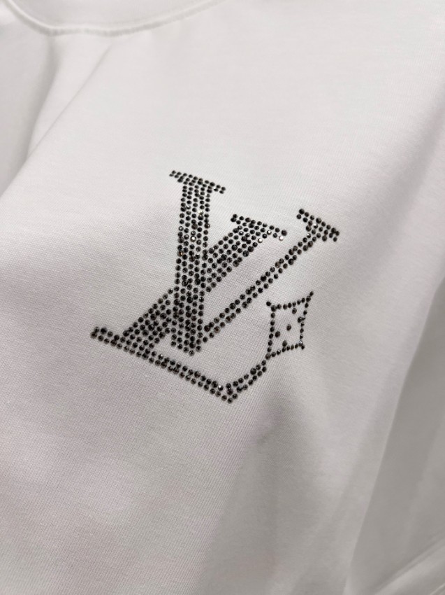 ルイヴィトン 2026新作 半袖Tシャツ 激安屋口コミ 高再現度 精密ディテール 品質管理徹底 安心の日本倉庫 即納対応 通気 快適な着心地 男女兼用_6