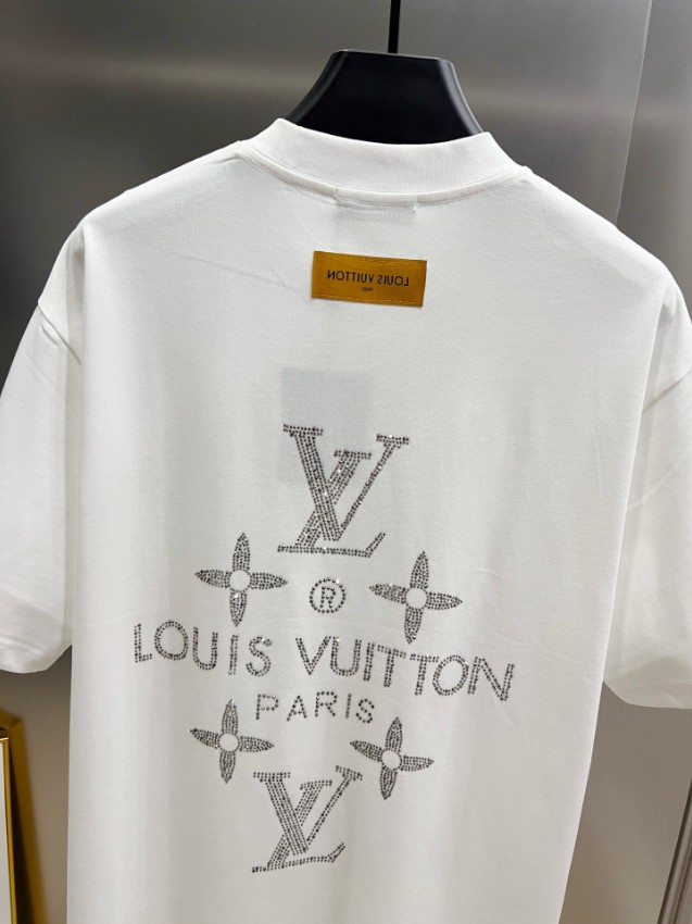 ルイヴィトン 2026新作 半袖Tシャツ 激安屋口コミ 高再現度 精密ディテール 品質管理徹底 安心の日本倉庫 即納対応 通気 快適な着心地 男女兼用_8