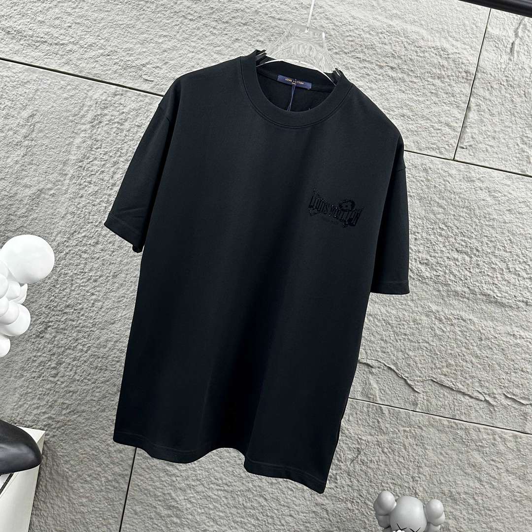 ルイヴィトン 2026新作 半袖Tシャツ 格安 高級レベル仕様 精密ディテール再現 品質管理徹底 安心の日本倉庫 即納対応 通気 快適な着心地 男女兼用_3