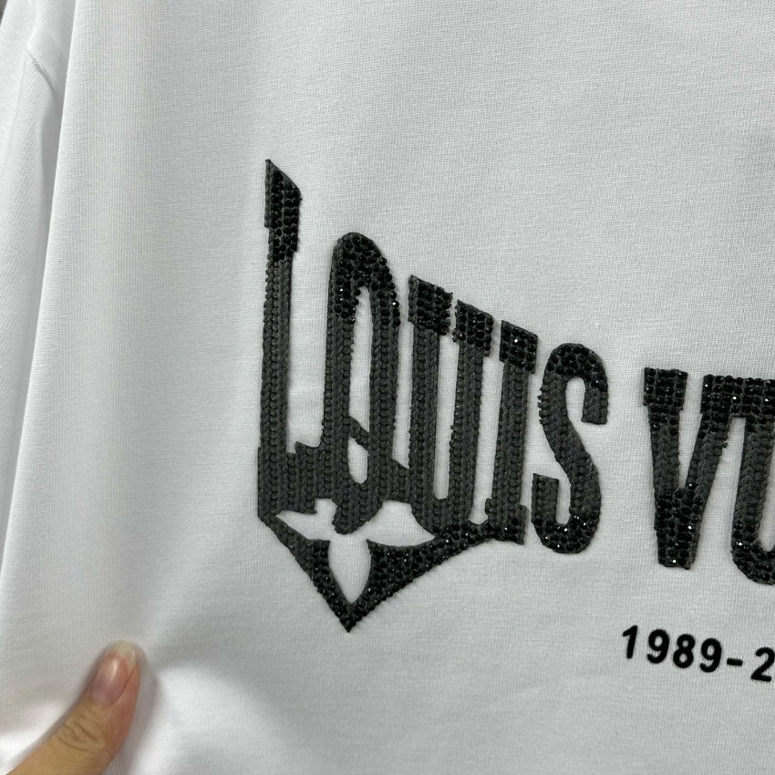 ルイヴィトン 2026新作 半袖Tシャツ スーパーコピー 優良サイト 高再現度 精密ディテール 品質管理徹底 安心の日本倉庫 即納対応 通気 快適な着心地 男女兼用_4