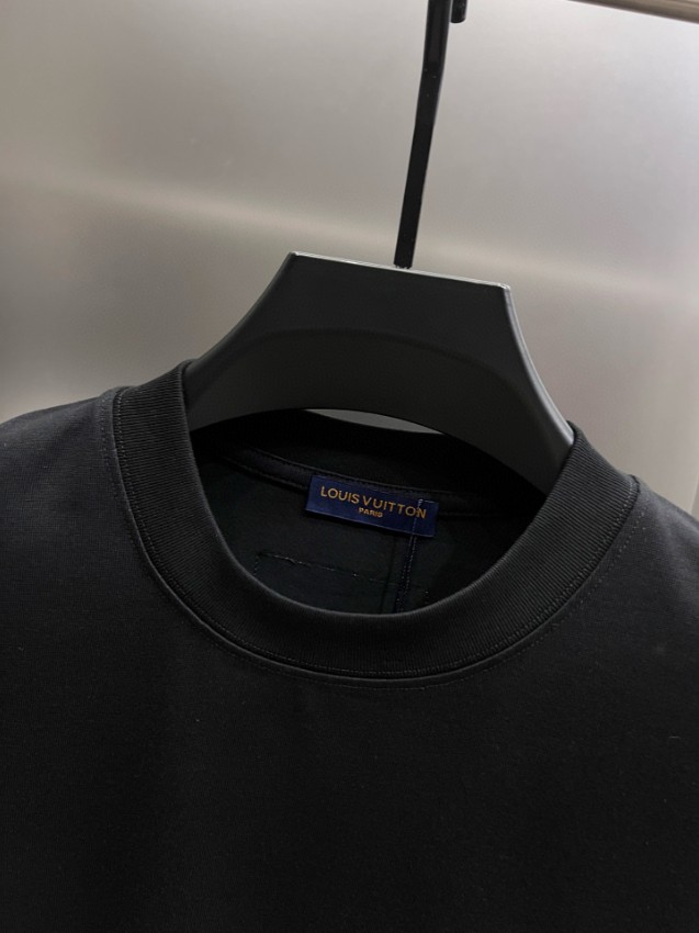 ルイヴィトン 2026新作 半袖Tシャツ コピー 高再現度 高級レベル仕様 精密ディテール 品質管理徹底 安心の日本倉庫 即納対応 通気 男女兼用_4