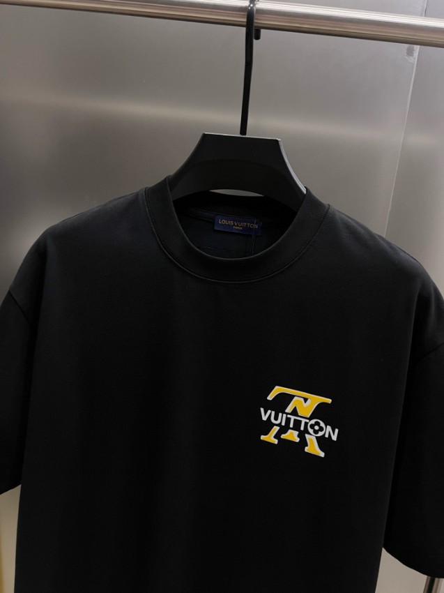 ルイヴィトン 2026新作 半袖Tシャツ コピー 高再現度 高級レベル仕様 精密ディテール 品質管理徹底 安心の日本倉庫 即納対応 通気 男女兼用_2