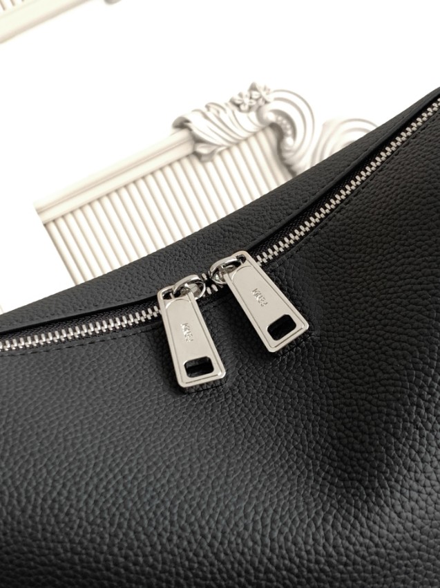 フェンディ 2026新作 ハンドバッグ n級 高再現度 本革使用 精密ディテール 品質管理徹底 安心の日本倉庫 追跡可能 高級感仕上げ_6