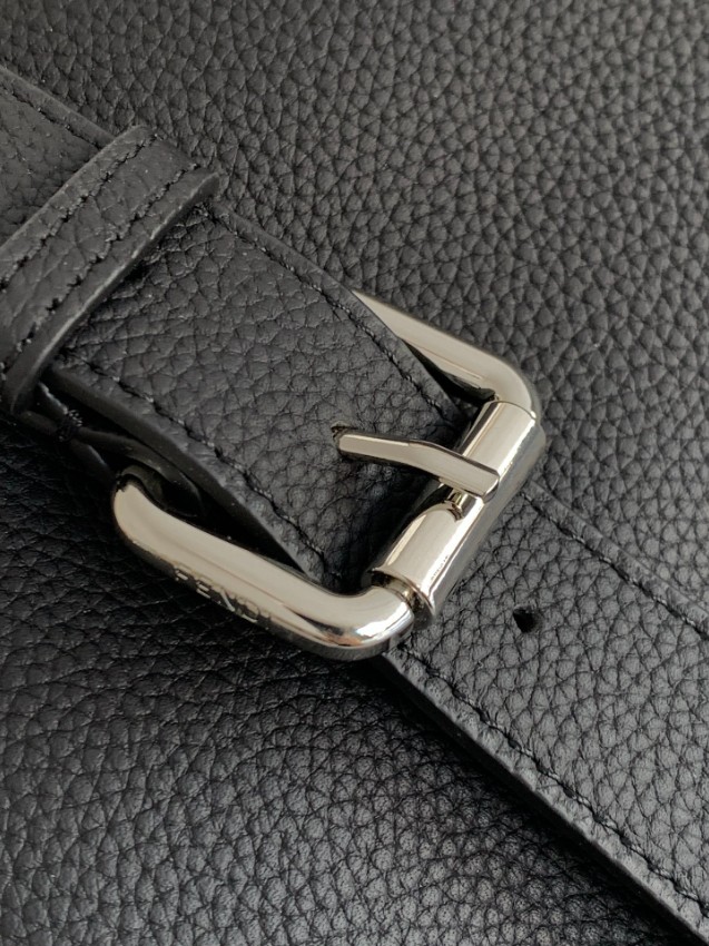 フェンディ 2026新作 ハンドバッグ n級 高再現度 本革使用 精密ディテール 品質管理徹底 安心の日本倉庫 追跡可能 高級感仕上げ_8