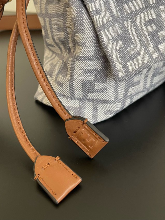 フェンディ 定番ズッカ柄チェーンショルダーバッグ 本物級コピー 上質感 丁寧な縫製 安心サイト 実店舗運営 長年の実績 高評価レビュー高リピ率_6