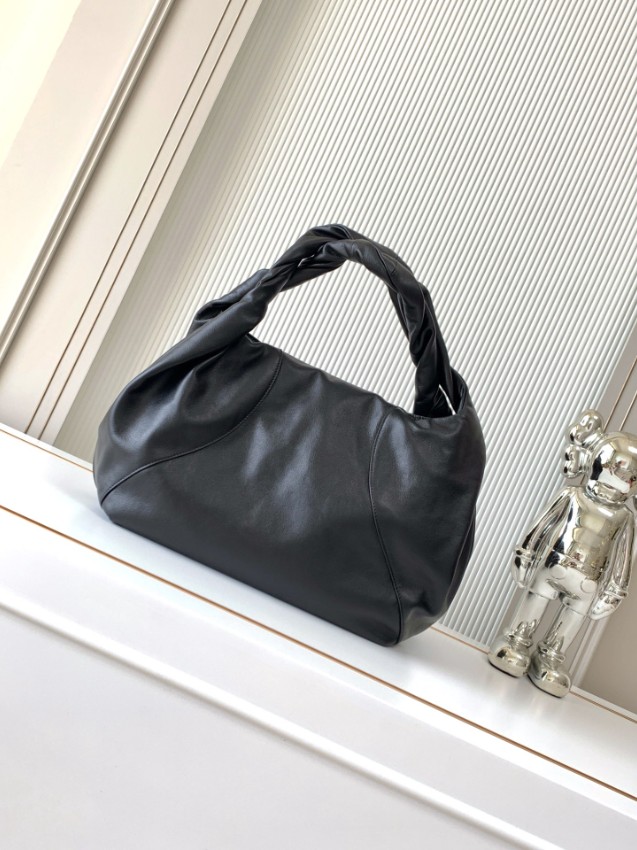 フェンディ 2026新作 レザーワンショルダーバッグ 本物級コピー 高級レベル仕様 安心サイト 実店舗運営 精密ディテール 即納対応_2