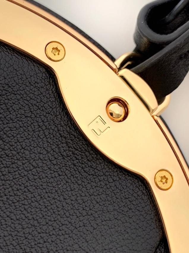 フェンディ 2026新作 レザーワンショルダーバッグ 本物級コピー 高級レベル仕様 安心サイト 実店舗運営 精密ディテール 即納対応_7