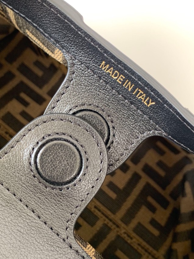 フェンディ 2026新作 レザーワンショルダーバッグ 本物級コピー 高級レベル仕様 安心サイト 実店舗運営 精密ディテール 即納対応_8