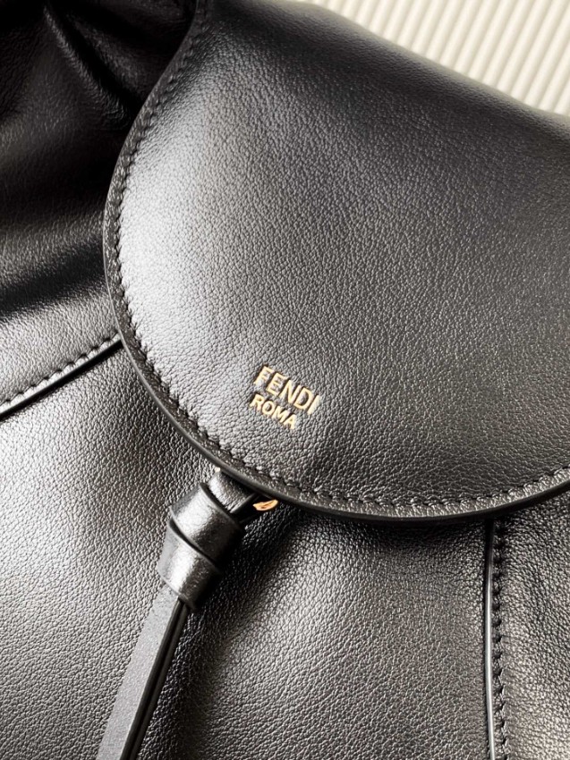 フェンディ 2026新作 レザーワンショルダーバッグ 本物級コピー 高級レベル仕様 安心サイト 実店舗運営 精密ディテール 即納対応_9