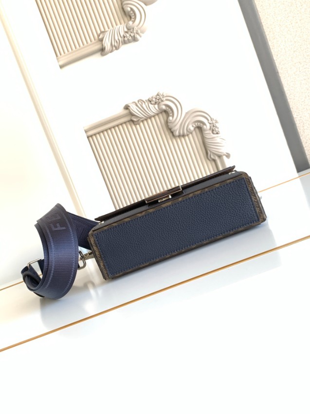 フェンディ 定番ピーカブースタイルショルダーバッグ 激安屋口コミ多数 高級感仕上げ 安心サイト 実店舗運営 長年の実績 選ばれる理由あり_4