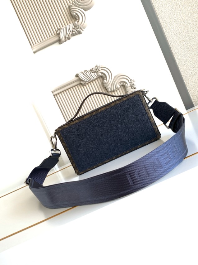 フェンディ 定番ピーカブースタイルショルダーバッグ 激安屋口コミ多数 高級感仕上げ 安心サイト 実店舗運営 長年の実績 選ばれる理由あり_3