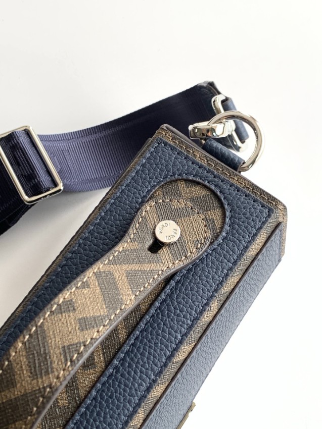 フェンディ 定番ピーカブースタイルショルダーバッグ 激安屋口コミ多数 高級感仕上げ 安心サイト 実店舗運営 長年の実績 選ばれる理由あり_7