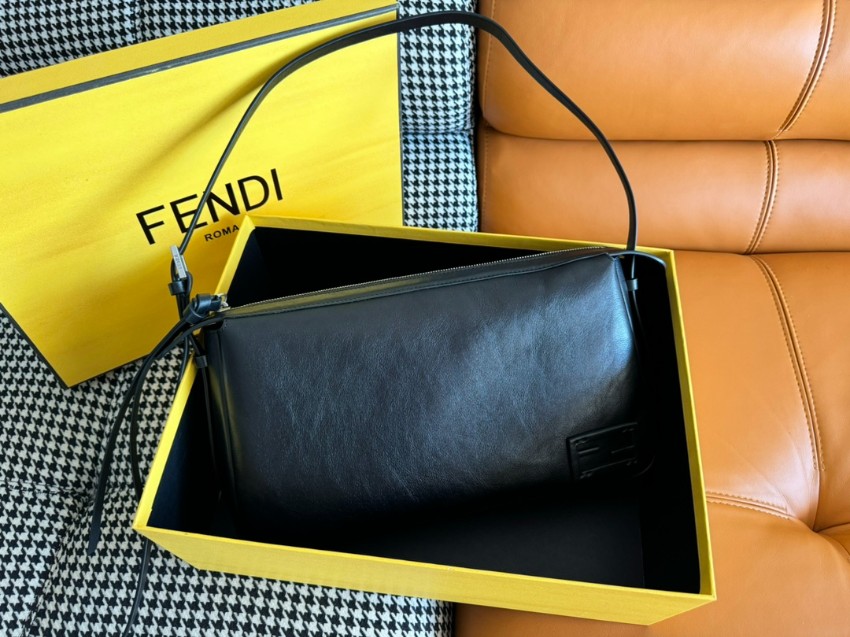 フェンディ 定番ズッカ柄バニティバッグ 高級感仕上げ 丁寧な縫製 安心サイト 実店舗運営 人気上昇中_1