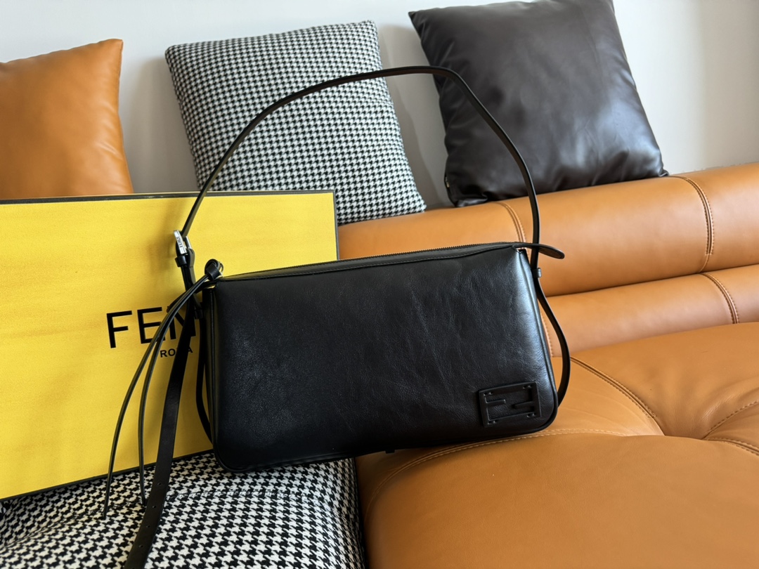 フェンディ 定番ズッカ柄バニティバッグ 高級感仕上げ 丁寧な縫製 安心サイト 実店舗運営 人気上昇中_2