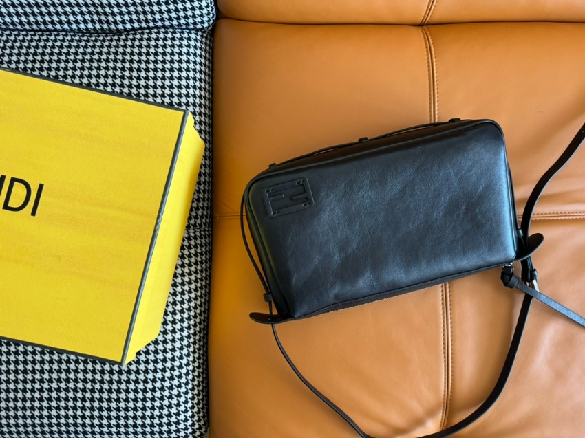 フェンディ 定番ズッカ柄バニティバッグ 高級感仕上げ 丁寧な縫製 安心サイト 実店舗運営 人気上昇中_7