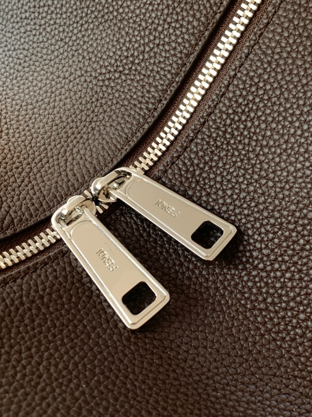 フェンディ レザーショルダーバッグ 2026新作 本物級コピー 本革使用 高級レベル仕様 精密ディテール 職人技術再現 安心サイト 発送保証_7