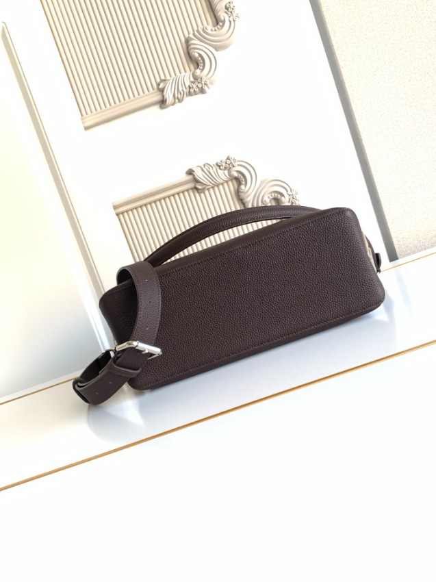 フェンディ レディースショルダーバッグ 2026新作 スーパーコピー 本革使用 高再現度 上質感 丁寧な縫製 品質管理徹底 リピーター多数_4