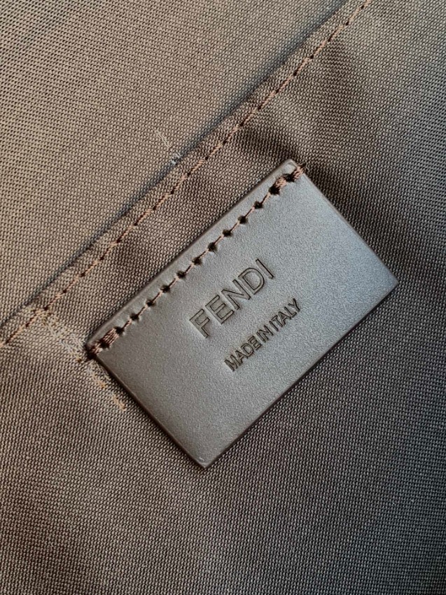 フェンディ レディースショルダーバッグ 2026新作 スーパーコピー 本革使用 高再現度 上質感 丁寧な縫製 品質管理徹底 リピーター多数_9