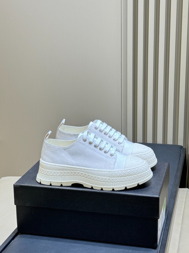 シャネル 2026新作 レディーススニーカー 高品質キャンバス仕様 精密ディテール 丁寧な縫製 安心の日本倉庫 レビュー高リピ率 n級 高再現度 カジュアルシューズ_1