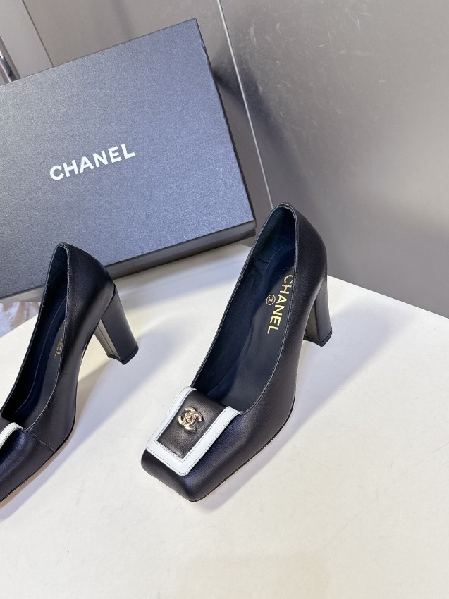 シャネル 2026新作 レディースパンプス 本革使用 高級感仕上げ 精密ディテール 金具ロゴ装飾 安心サイト 本物級コピー エレガントヒール_3