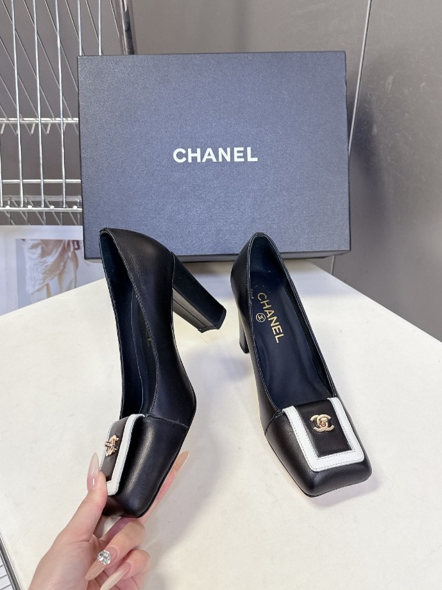 シャネル 2026新作 レディースパンプス 本革使用 高級感仕上げ 精密ディテール 金具ロゴ装飾 安心サイト 本物級コピー エレガントヒール_4