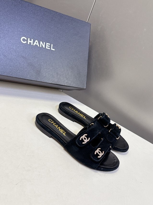 シャネル 2026新作 レディースフラットサンダル 上質レザー ダブルベルトデザイン ロゴ金具付き カジュアル高級感 激安 ブランド コピー_3