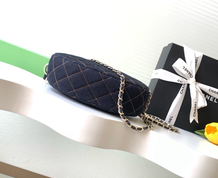 シャネル スーパーコピー デニムチェーンショルダーバッグ キルティングデザイン エレガントスタイル 定番_3