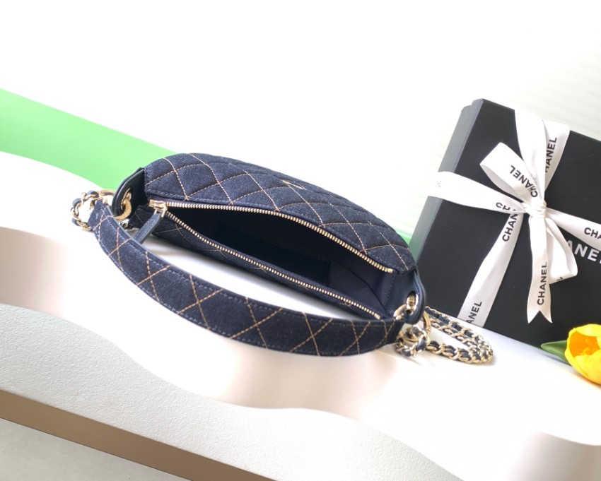 シャネル スーパーコピー デニムチェーンショルダーバッグ キルティングデザイン エレガントスタイル 定番_2