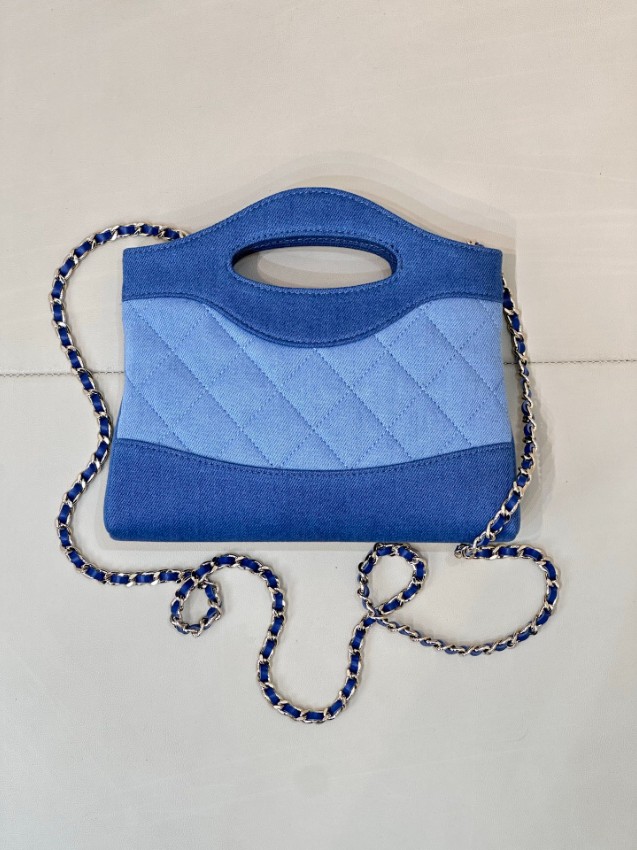 シャネル n級 デニムキルティングミニショルダーバッグ バイカラーデザイン 上品スタイル ブランド代用_4