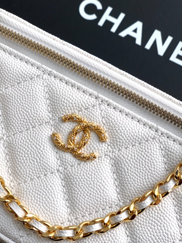 シャネル ハイブランド キルティングレザーミニバニティバッグ チェーンショルダーモデル 上質感 精密ディテール_6