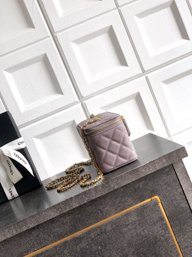 シャネル 本物級コピー キルティングレザーミニバニティバッグ チェーンショルダーデザイン 上質感 上質感_2