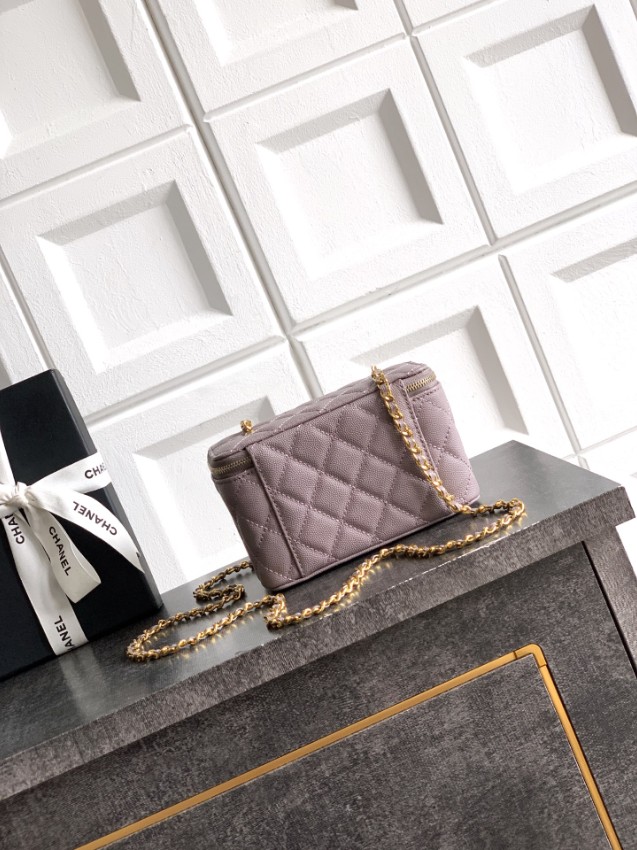 シャネル 本物級コピー キルティングレザーミニバニティバッグ チェーンショルダーデザイン 上質感 上質感_3