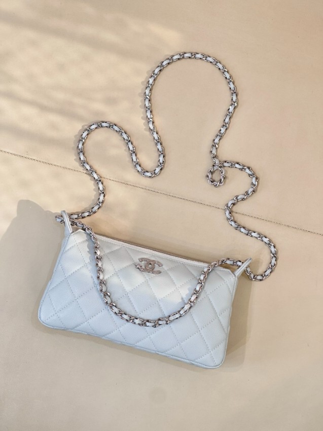 シャネル ブランド コピー キルティングチェーンショルダーバッグ スリムポーチデザイン 上質感_5