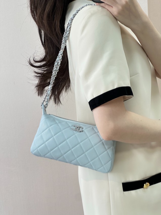 シャネル ブランド コピー キルティングチェーンショルダーバッグ スリムポーチデザイン 上質感_7