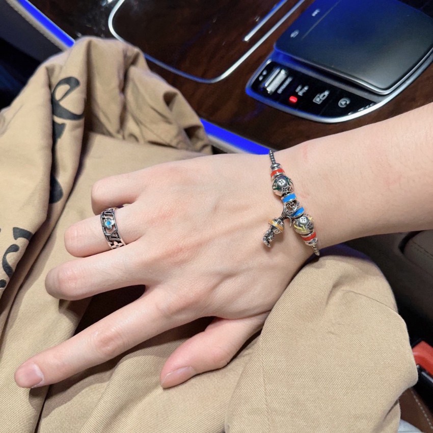 ルイヴィトン n級 モノグラムフラワーオープンリング カラーストーンデザイン 安心サイト_5