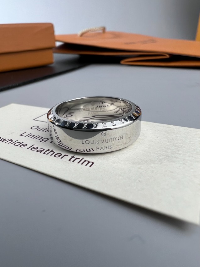 ルイヴィトン ブランド コピー スタッズデザインリング モダンジュエリーモデル ブランド代用_3