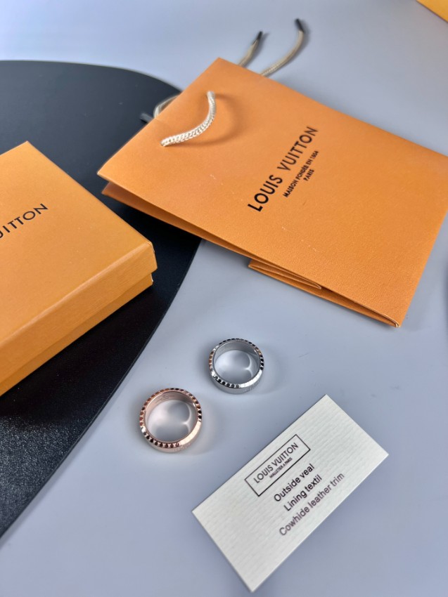 ルイヴィトン ブランド コピー スタッズデザインリング モダンジュエリーモデル ブランド代用_6