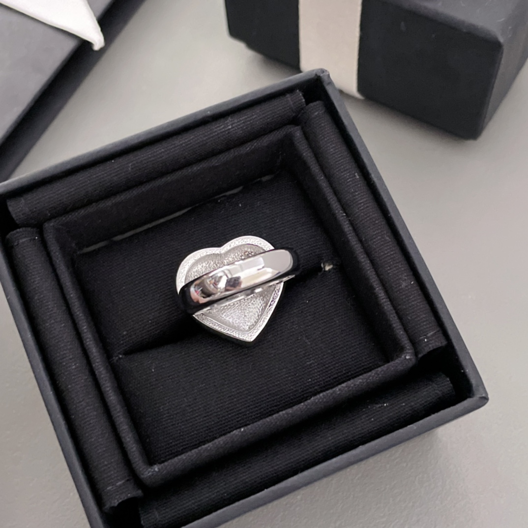 シャネル スーパーコピー ハートCCロゴリング ストーン装飾ジュエリー 高再現度_4